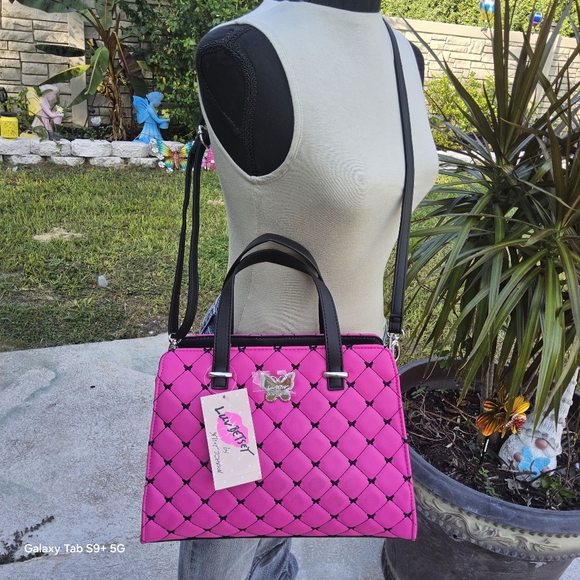 NWT FUSHIA TRIPLE COMPARTMENT LUV BETSEY SATCHEL QUILTED BUTTERFLIES - Picture 5 of 5